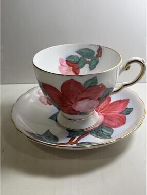 VTG Tuscan Hawaiian Flowers Red Hibiscus England Bone China Tea Cup & Saucer